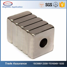 N52 Neodymium Square / Ring avec vis Trou Neodymium Magnet